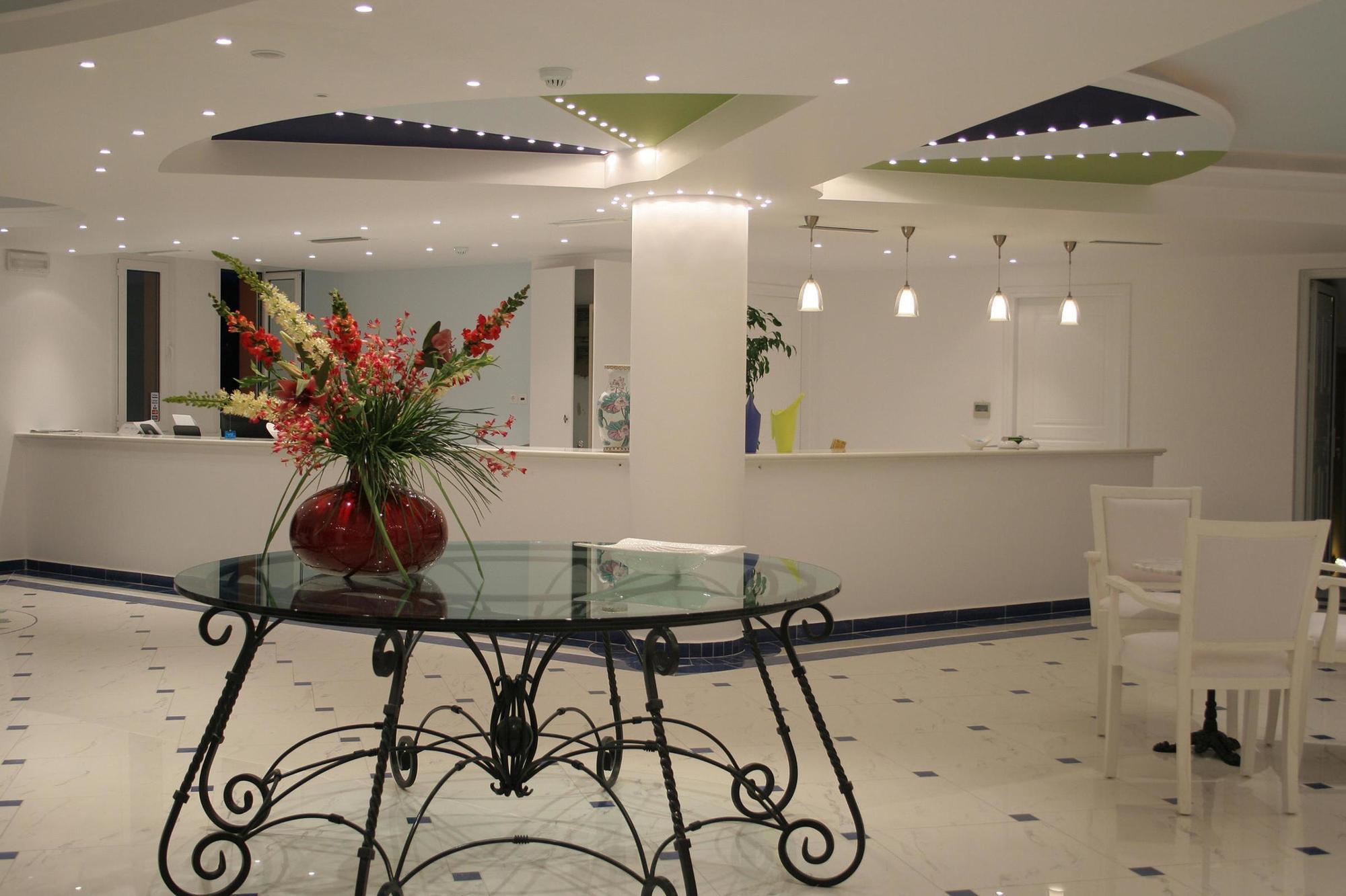 Belvedere Gerakas Luxury Suites วาซิลิคอส ภายนอก รูปภาพ